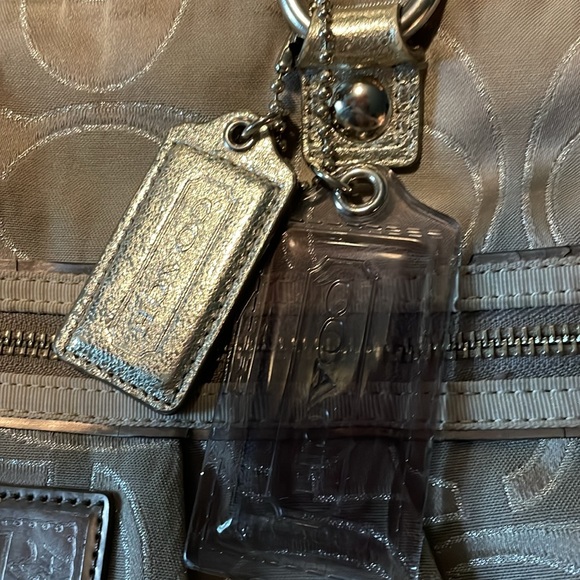 Coach Silver Jacquard. 205 - Picture 6 of 17